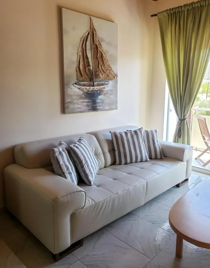 Malibu Studios & Apartments Lassi